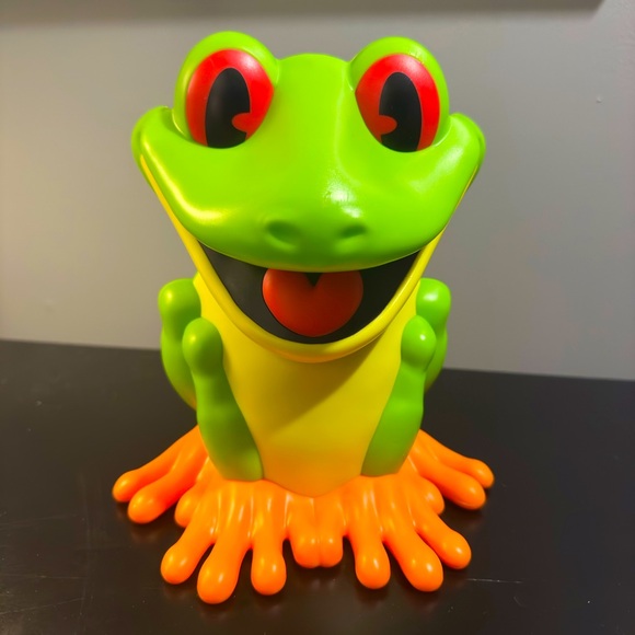 Original sipper from Rainforest Cafe Orlando, Florida - Picture 1 of 3